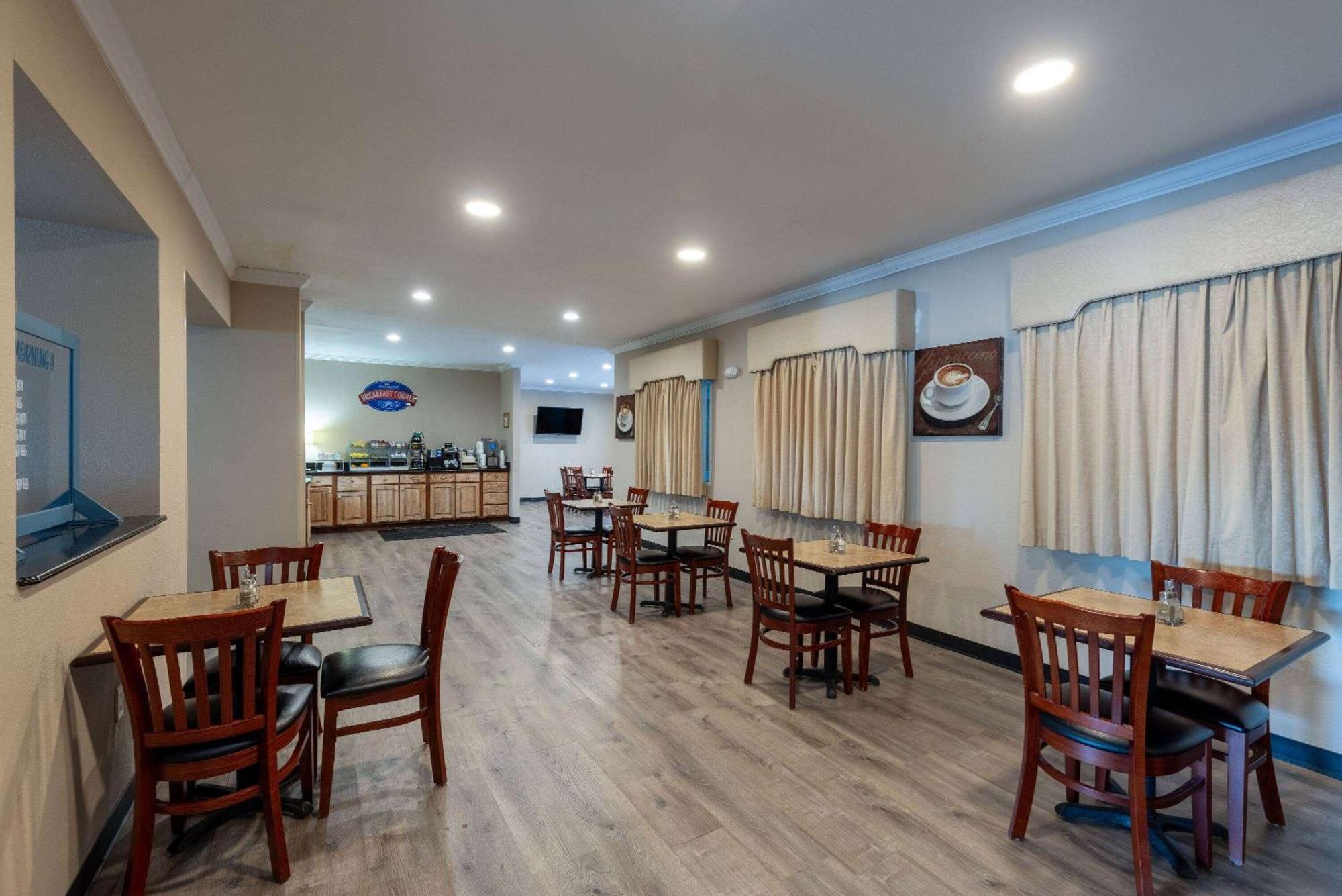Baymont By Wyndham Kirksville University Area Extérieur photo
