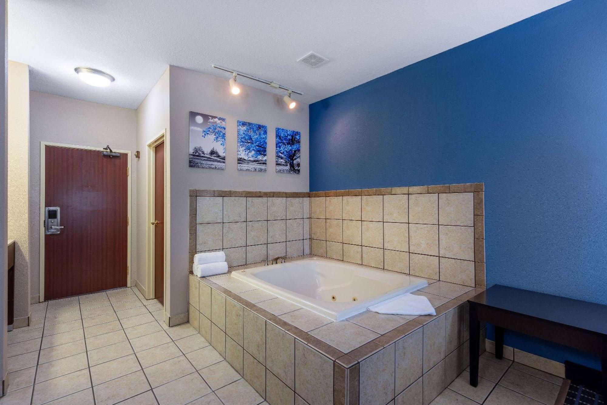 Baymont By Wyndham Kirksville University Area Extérieur photo