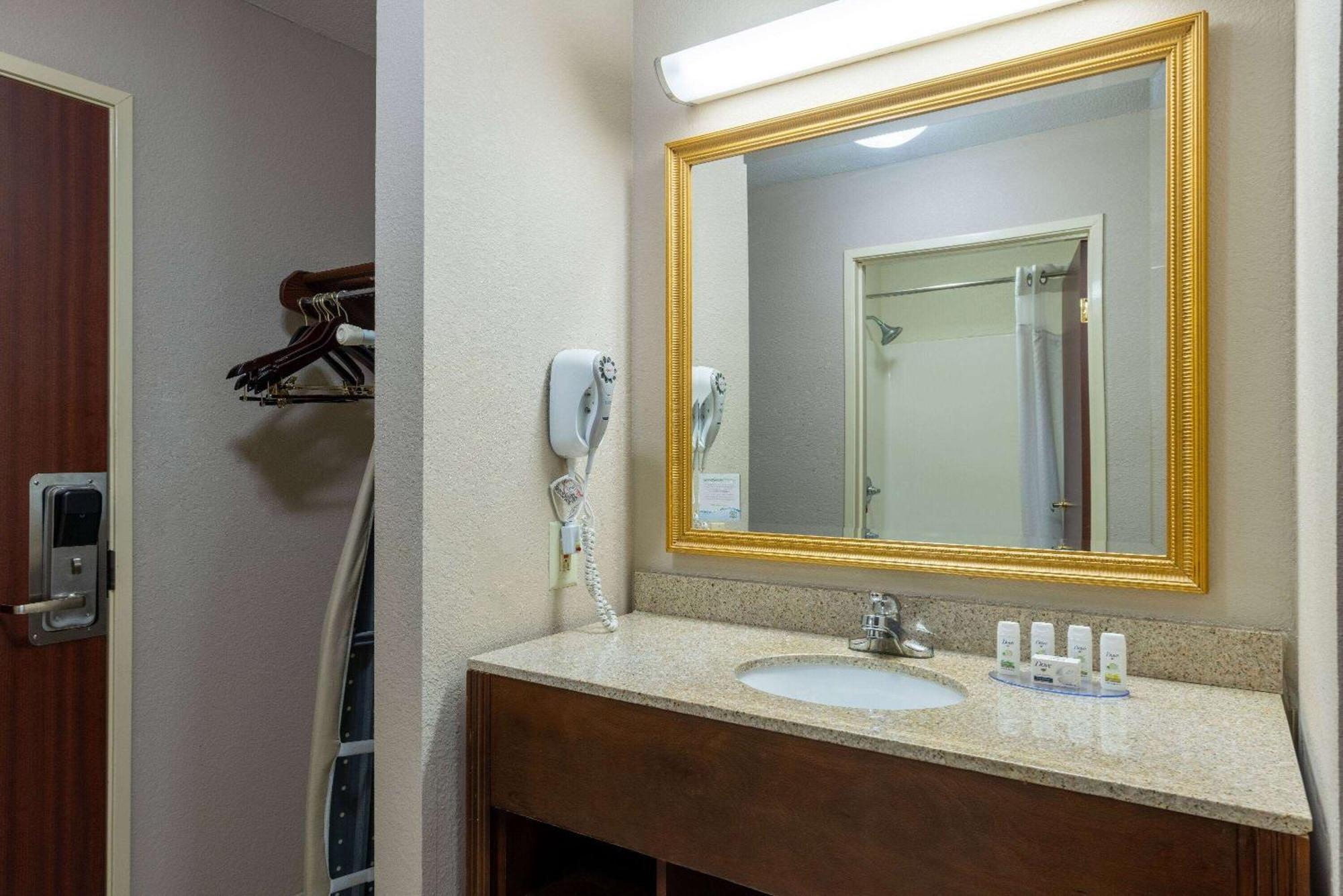 Baymont By Wyndham Kirksville University Area Extérieur photo