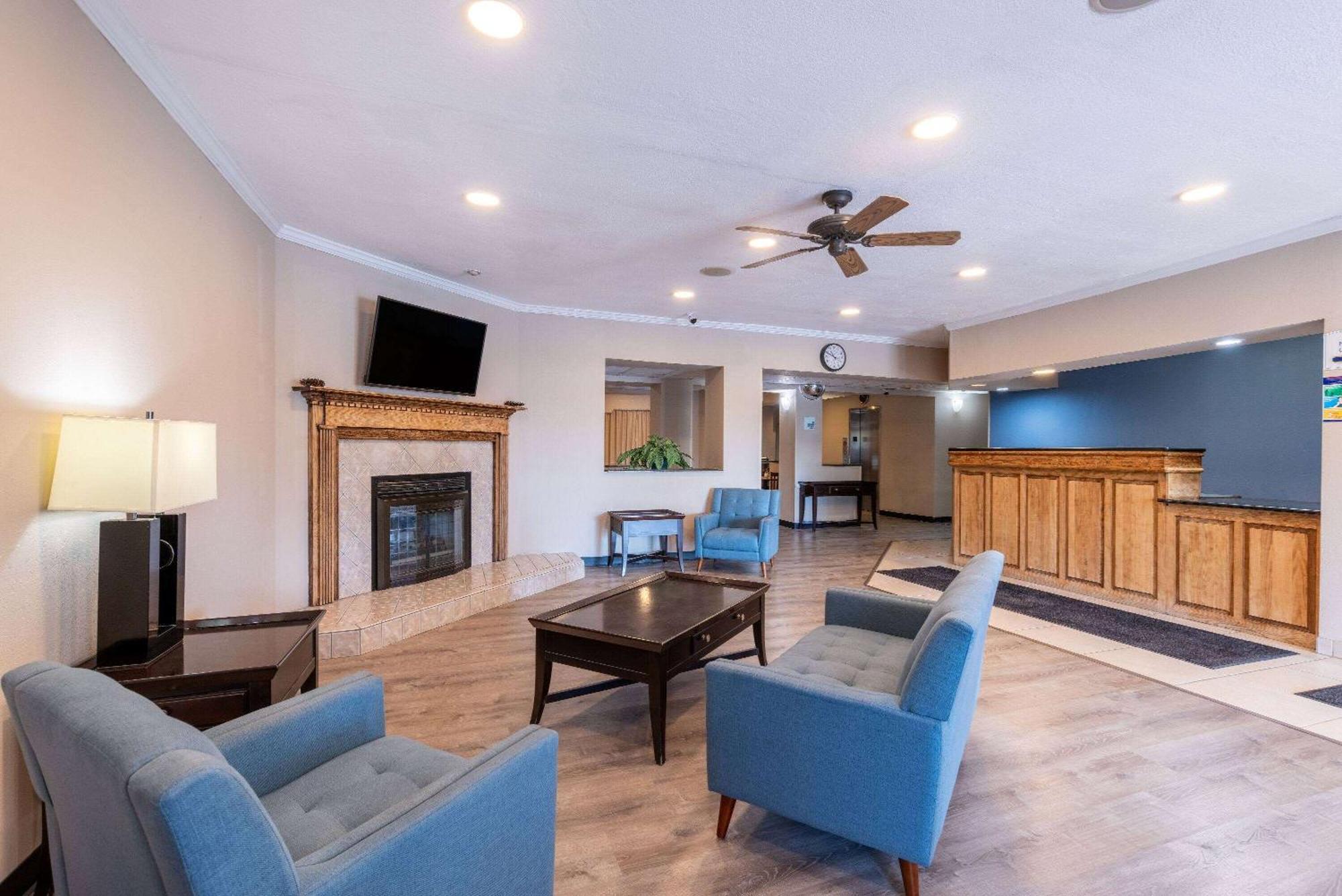 Baymont By Wyndham Kirksville University Area Extérieur photo