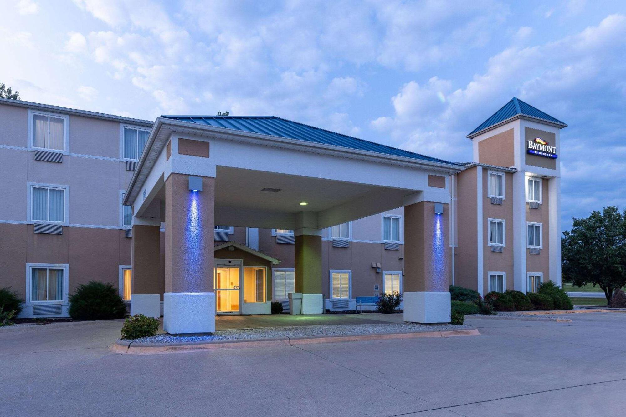 Baymont By Wyndham Kirksville University Area Extérieur photo