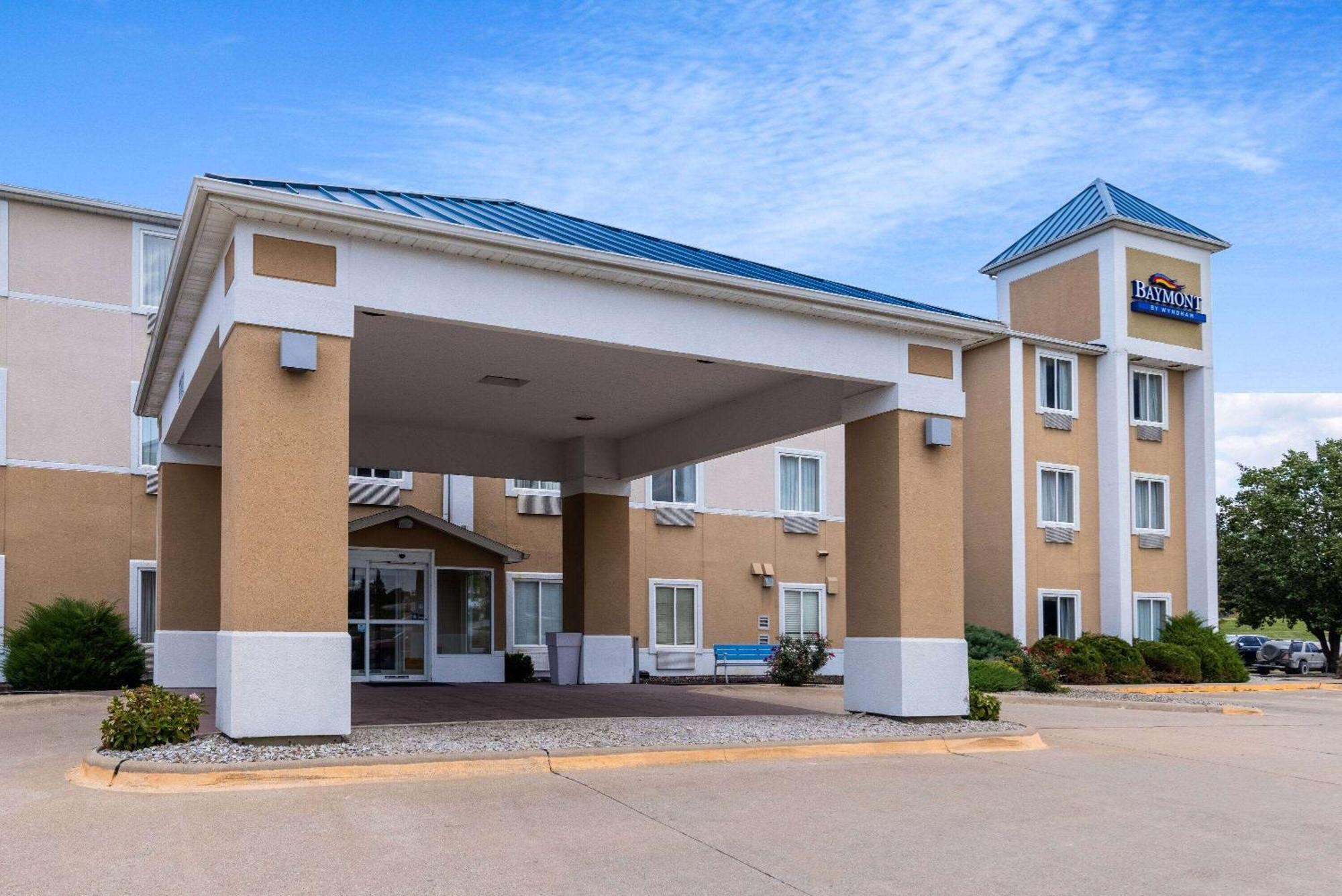 Baymont By Wyndham Kirksville University Area Extérieur photo